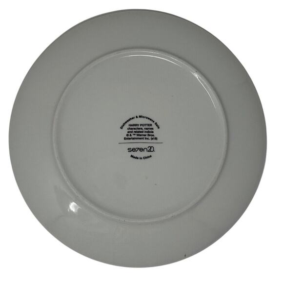 Harry Potter 10" Dinner Plate (set of 2) Yellow Ceramic HUFFLEPUFF - Picture 3 of 5